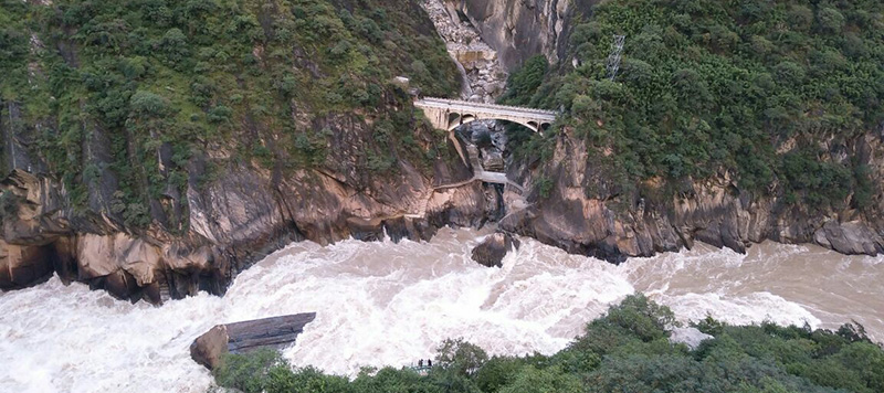 虎跳峡（こちょうきょう）