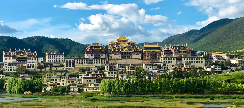 シャングリラ　松賛林寺