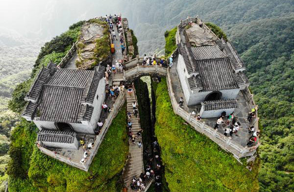 貴州 梵浄山（ぼんじょうざん）