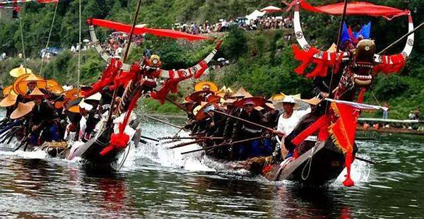貴州　苗族の龍舟祭り