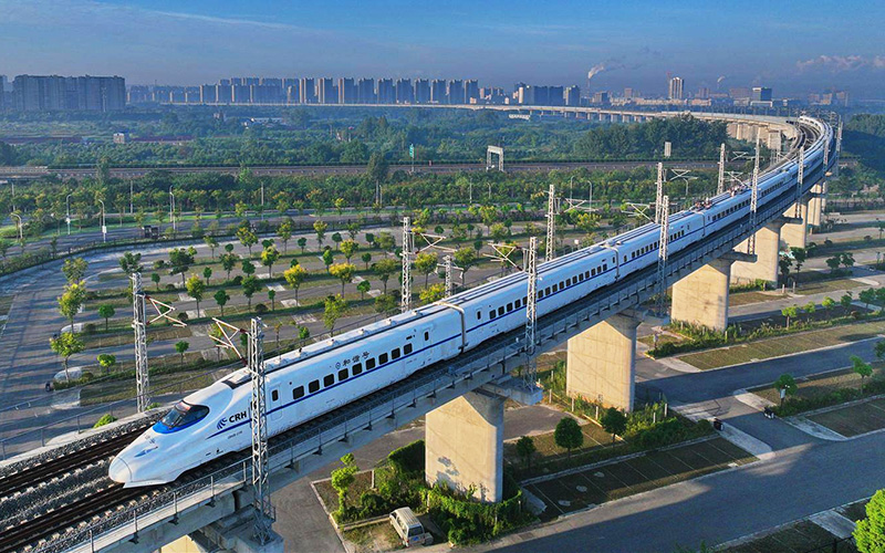 成都発　高速鉄道で行く九寨溝・黄龍３日間観光ツアー