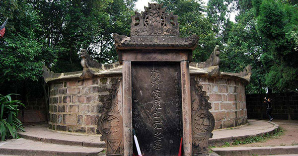 �z�E���K��