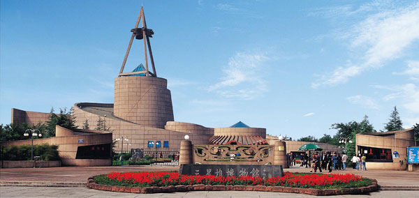 �O���͔�����