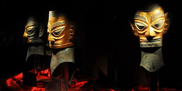 �O���͔�����