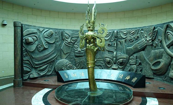 �O���͔�����