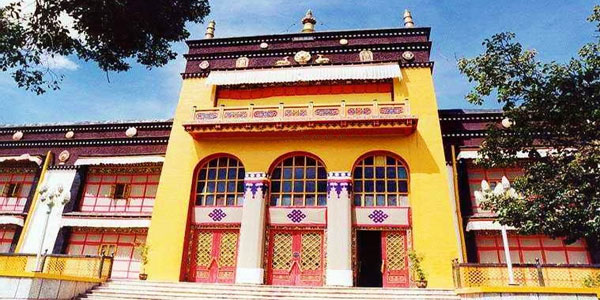 シガツェ デチェン・ケルサン・ポタン(コ慶格桑頻章) シガツェ デチェン・ケルサン・ポタン(コ慶格桑頻章)