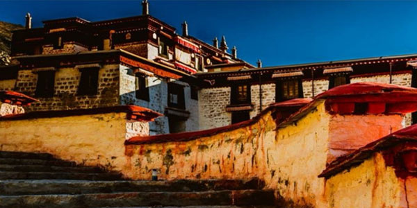 ���T �f�t�����i�N�r���j