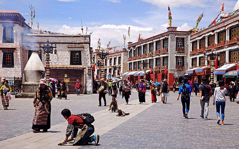 �L�B���@�`�x�b�g�c�A�[