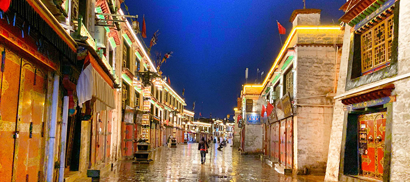 チベットラサ　バルコル街（八廓街）