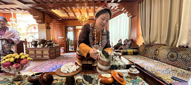 チベット人民家訪問