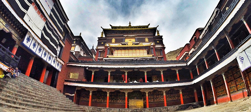 シガツエ タシルンポ寺