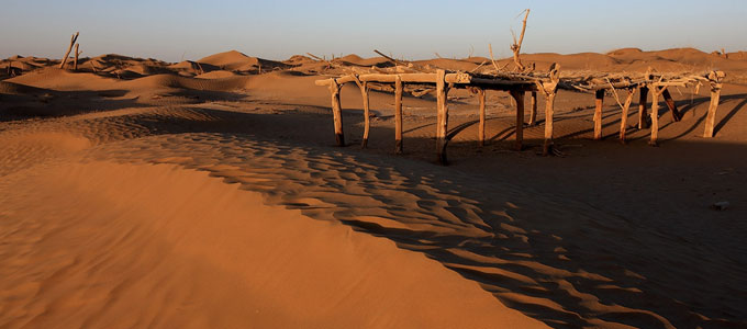 �j���i���j���