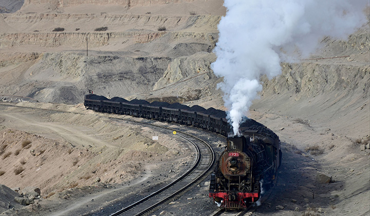 新疆ハミ三道嶺蒸気機関車