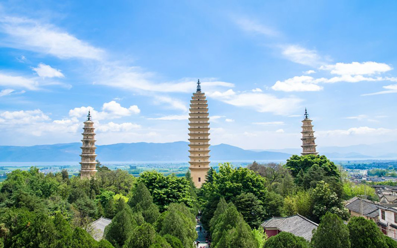 麗江古城・玉龍雪山・大理古国４日間観光ツアー
