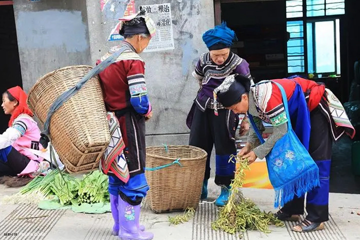 ハニ族自由市場