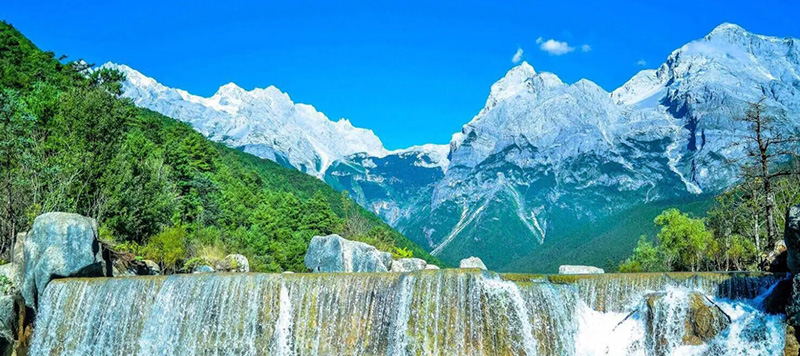 玉龍雪山藍月谷